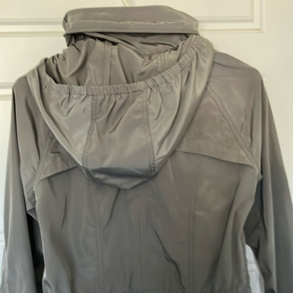 Athleta Gray Lightweight Hooded Spring Jacket LIKE NEW - Picture 3 of 8